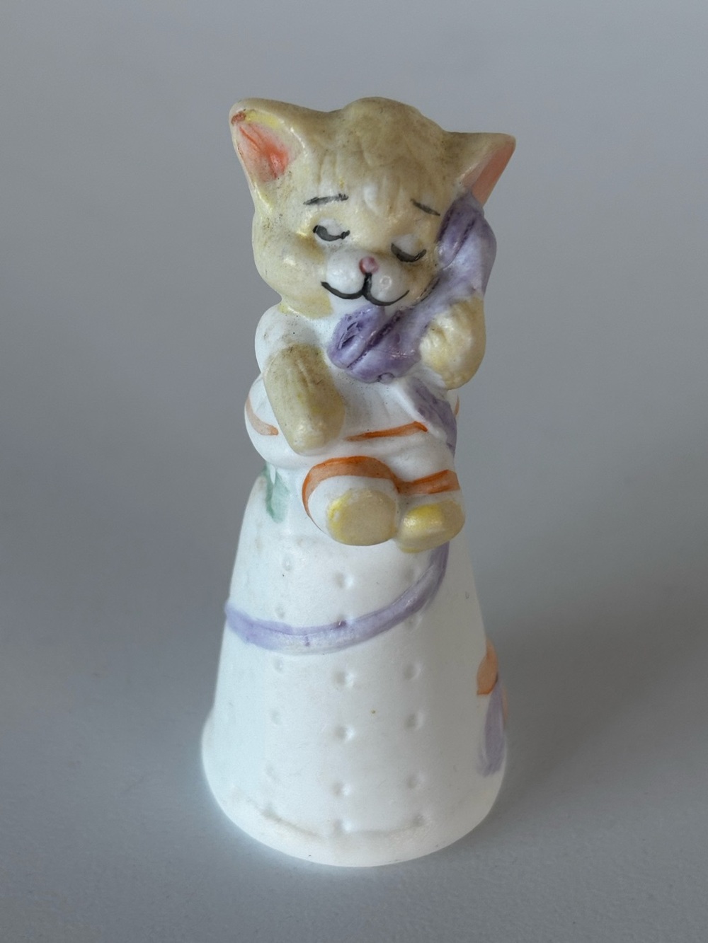 Vintage 1986 Feline Feelin's Collectibles Miniature 2.5” Porcelain Thimble